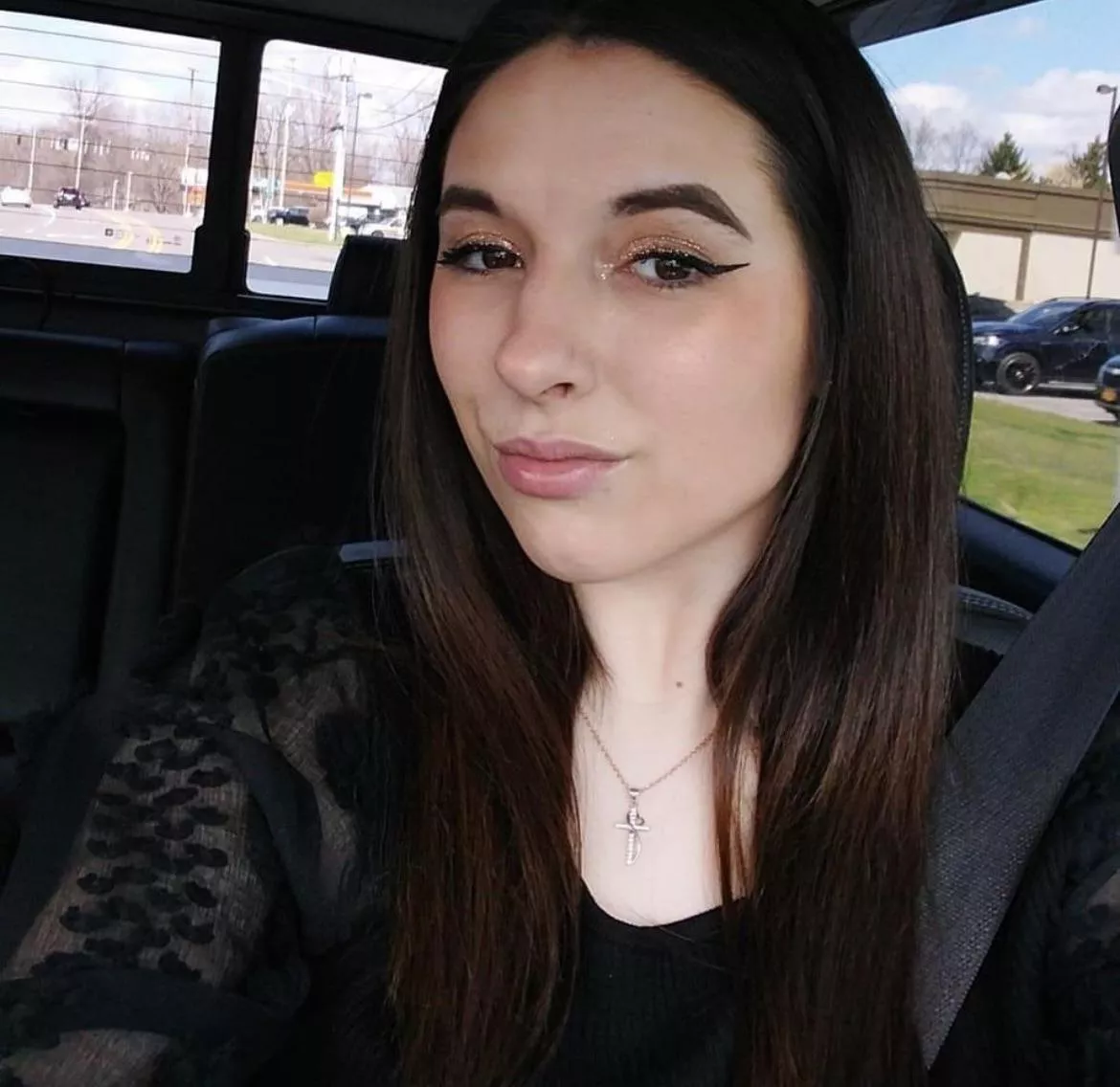 F21 My parents keep telling me I ‘look like a pornstar’