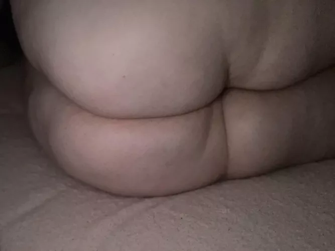 [F26] who needs a pillow for bed?