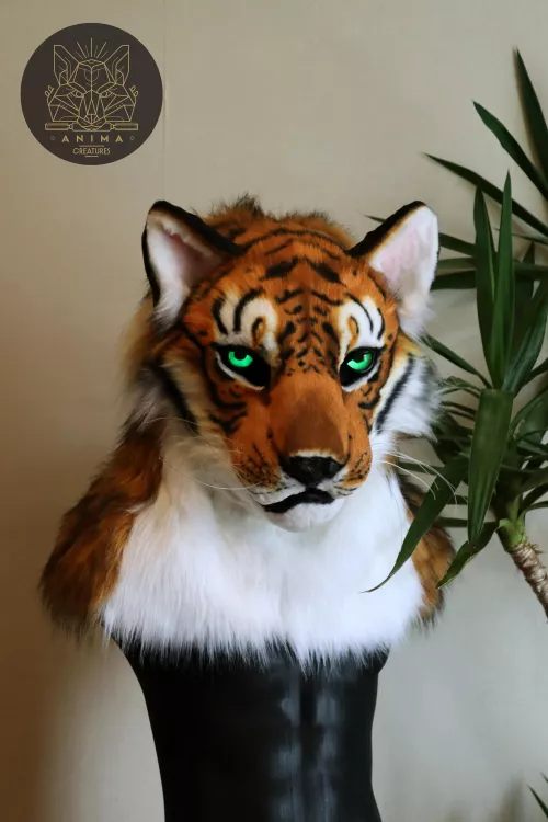 First realistic tiger is done ! I really love airbrushing felines ! He is for sale for 1450€ shipping included. (Maker Instagram : anima_creatures), tail and handpaws possible on request for +170€ each.