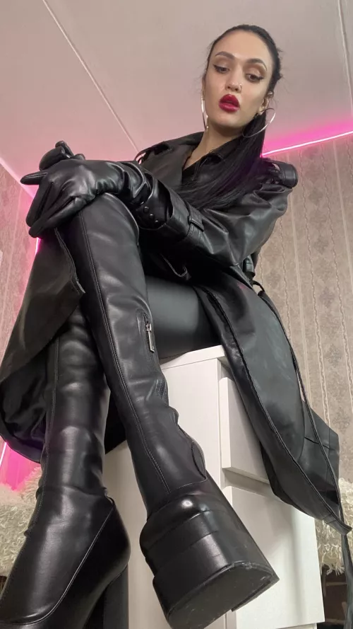 goddess wants to have as many obedient boys as possible