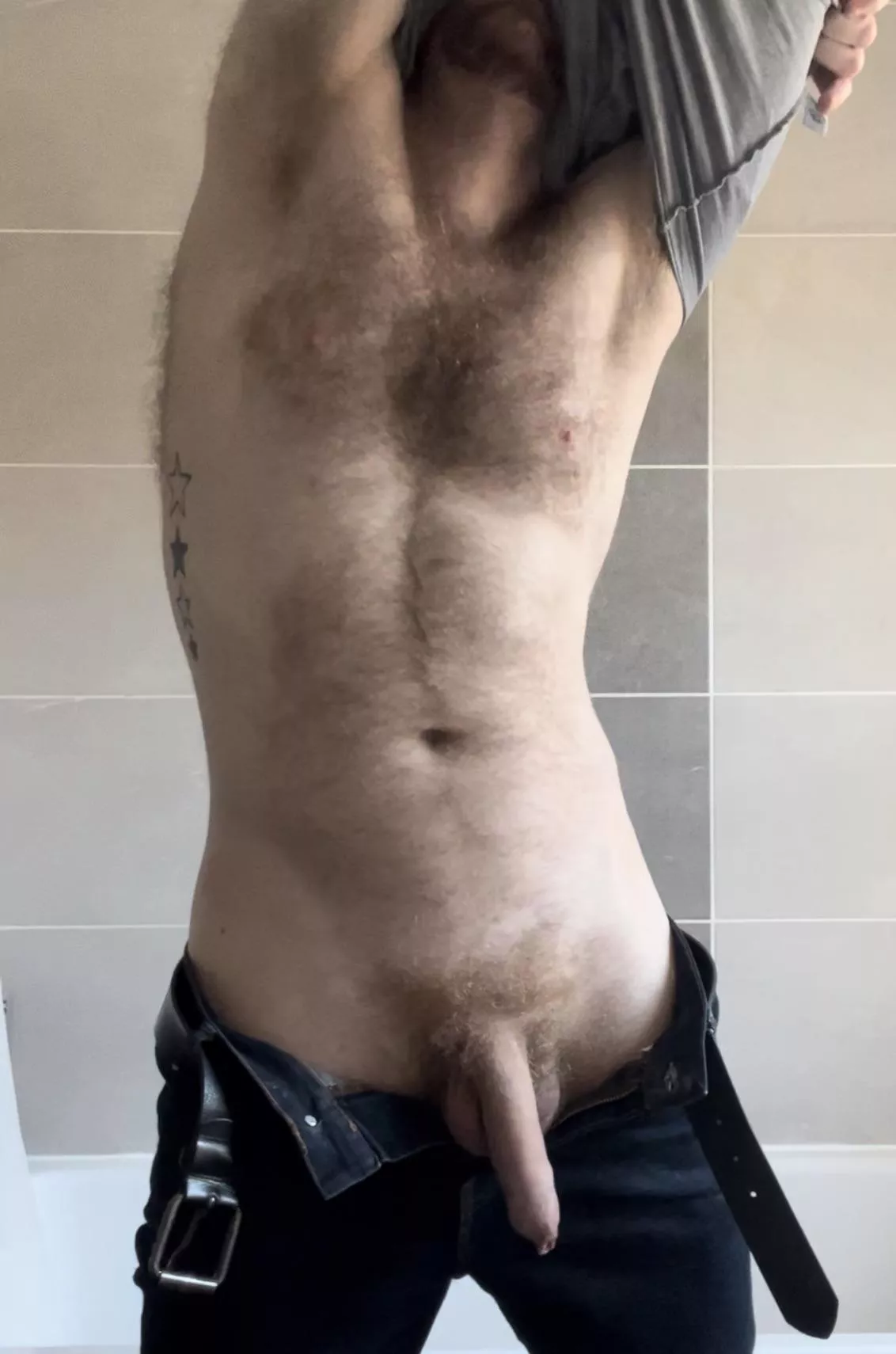 I just can’t seem keep my clothes on!