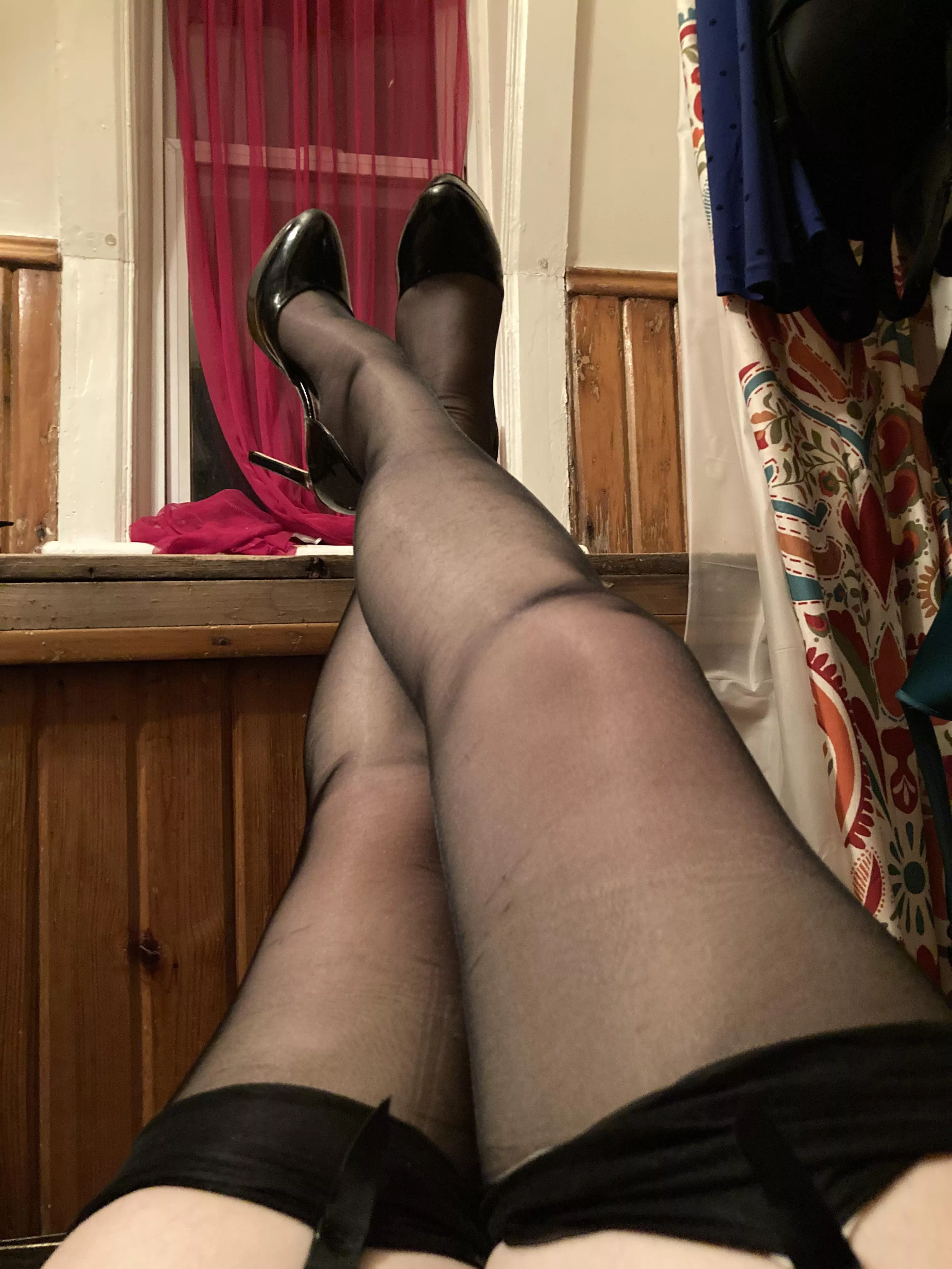 I’d love to play with a hard cock right now