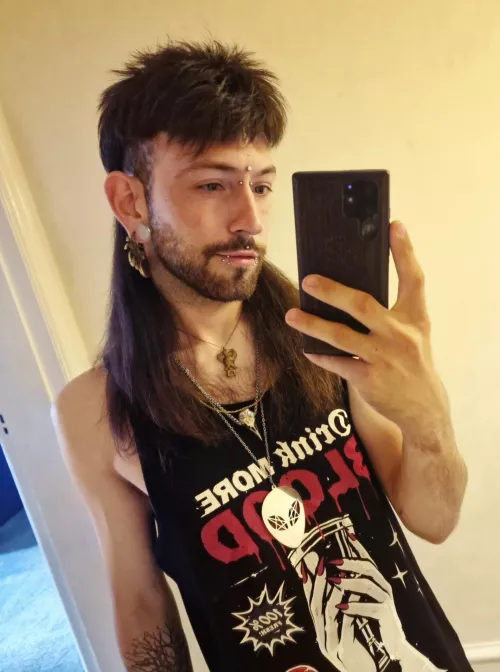 It's Hogwarts Legacy for me tonight, what are y'all playing?