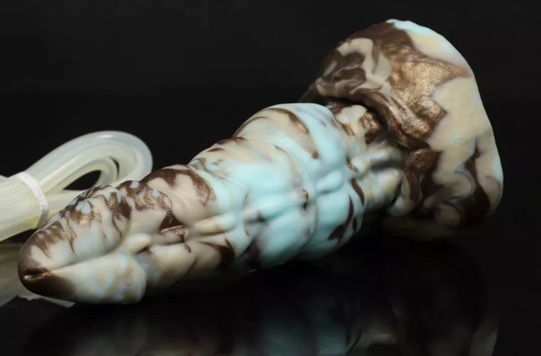 Large nova i snagged in the drop!