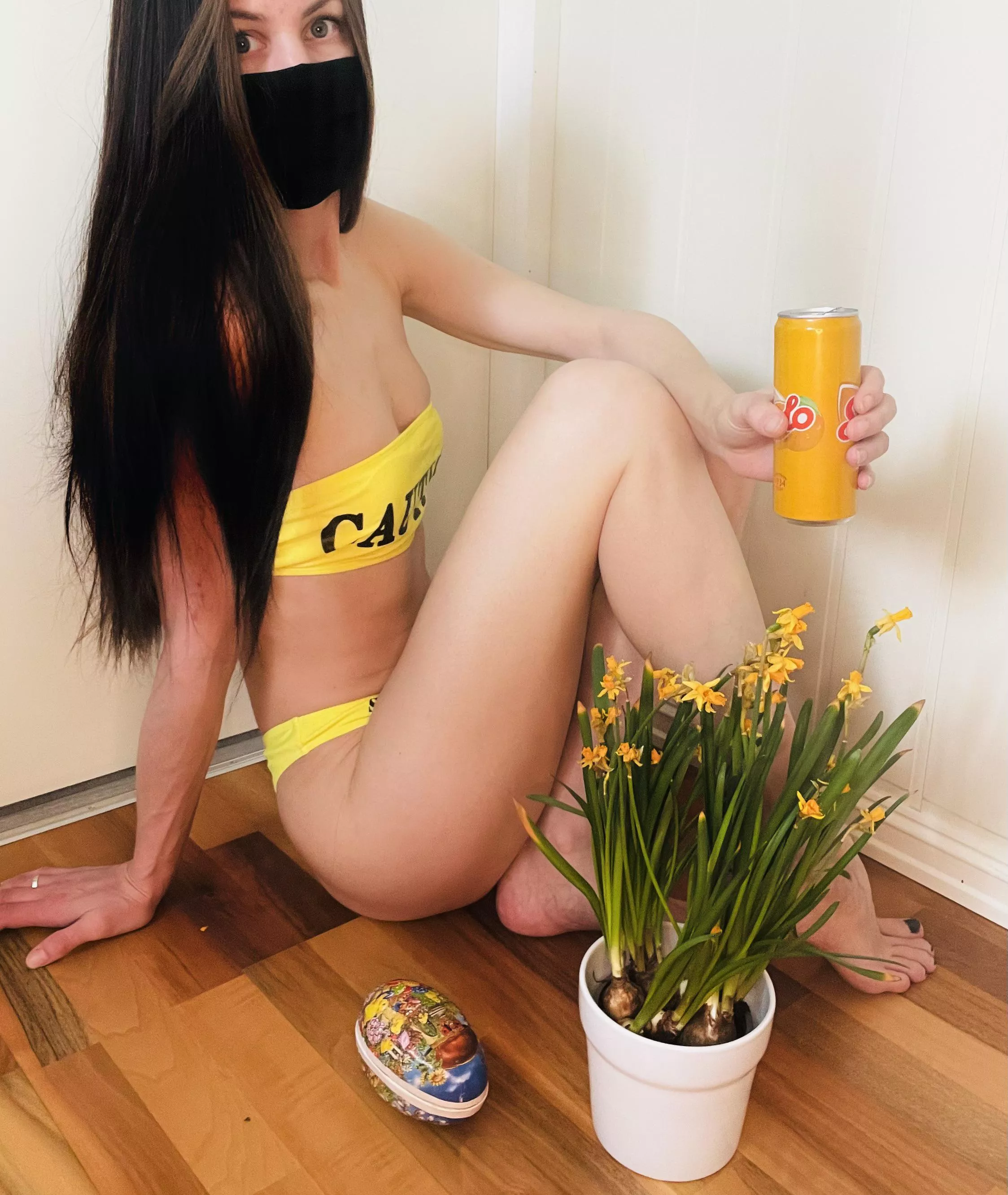 Let the yellow catch your eyes.. ❤️