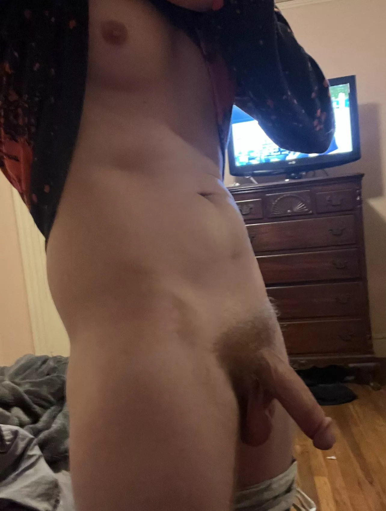 Lowhangers season is here. Want a whiff bro? Show me yours too 😏