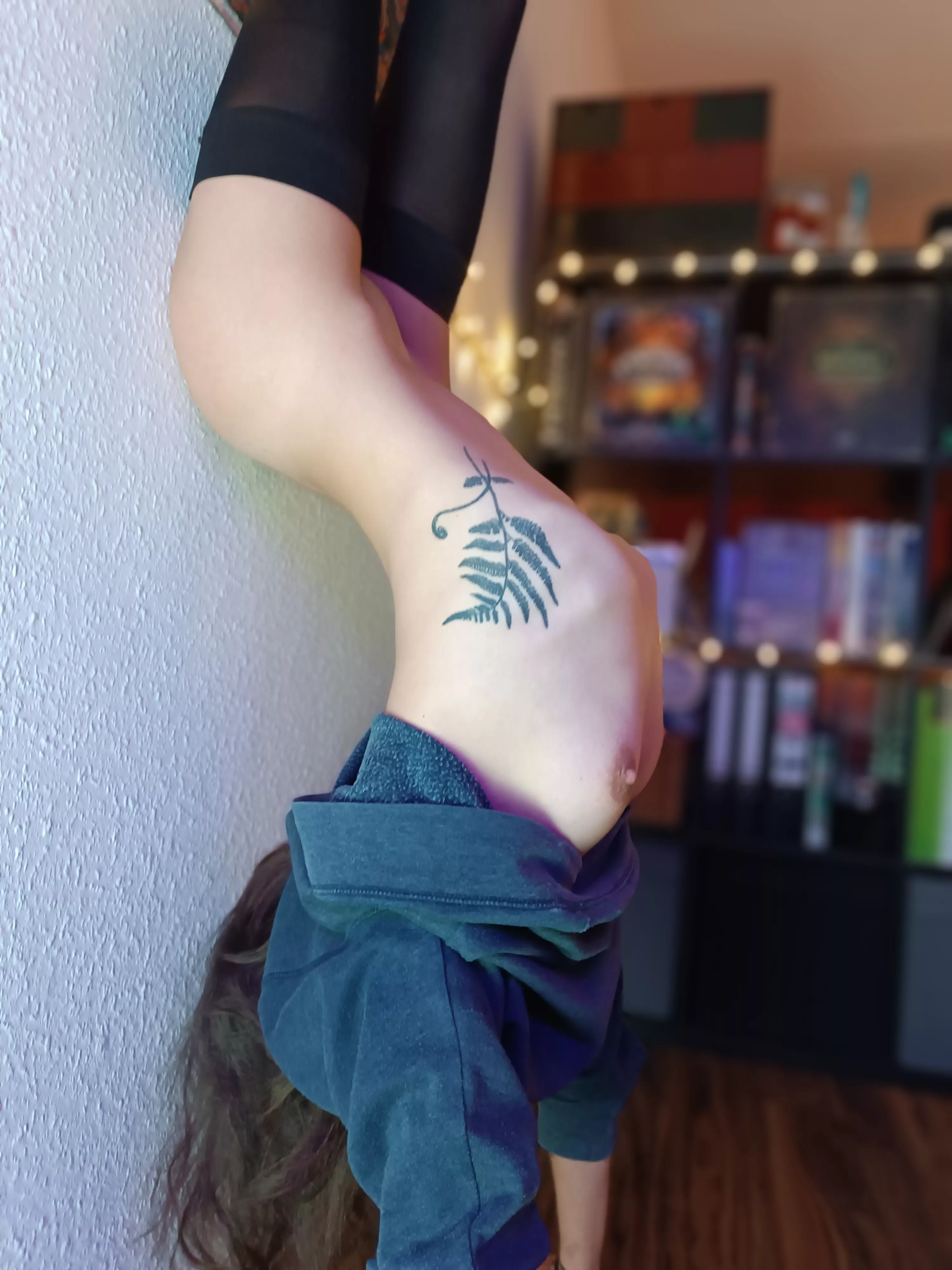 My acrobatics are not just showing off my tat ;P