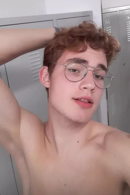 My hair gets really wavy. DM me ^^