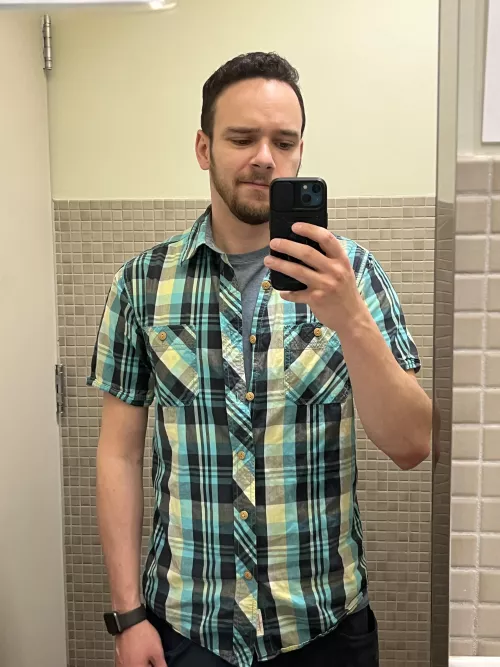 Spring has sprung. The dog shit has melted into the air. And tis’ the season of insufferable selfies. Cute shirt though right?