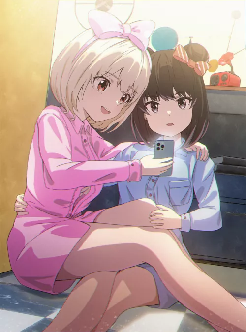 Taking a selfie with the waifu (By Edgar) [Lycoris Recoil]