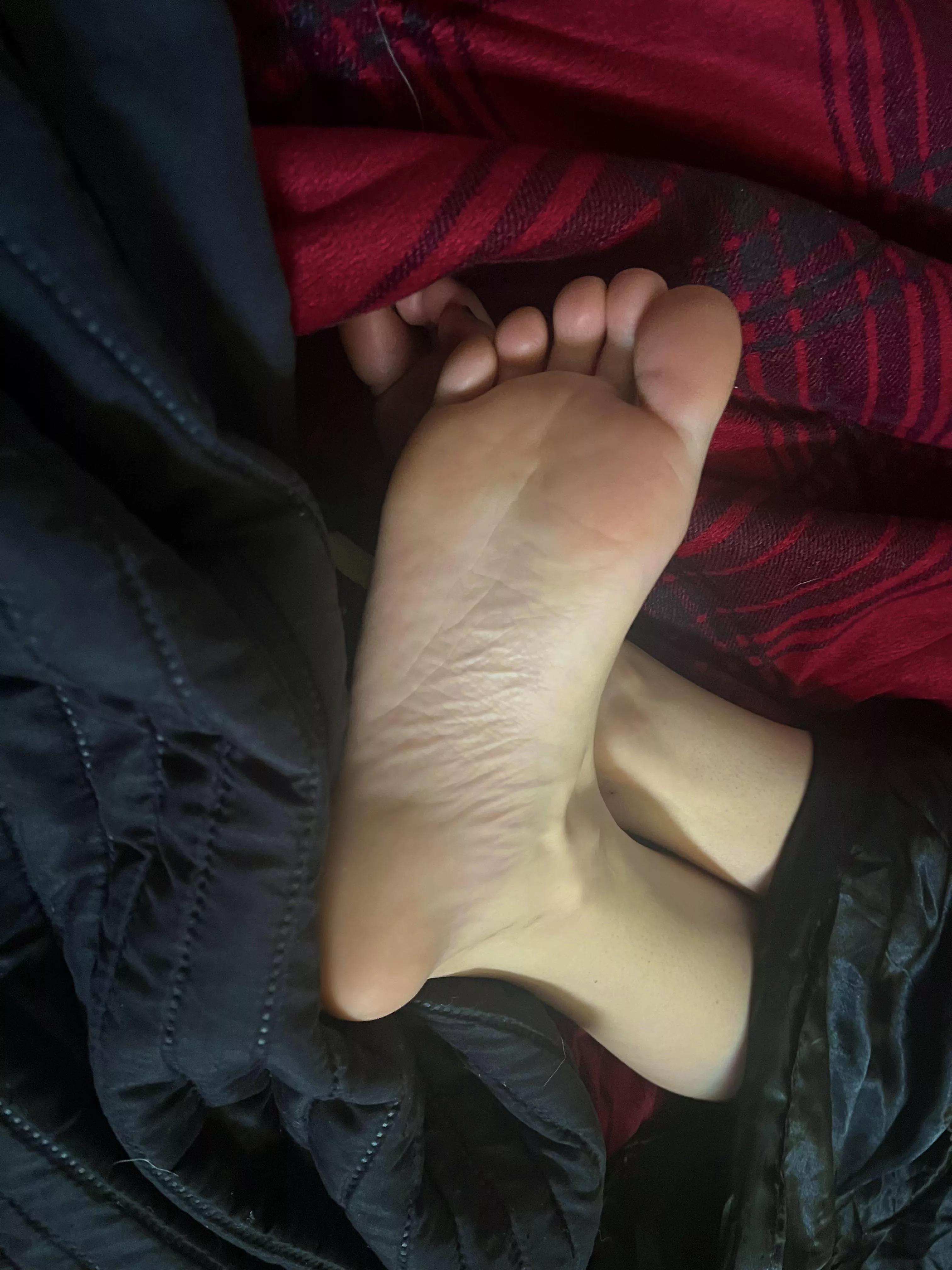Tickle, lick or suck to wake me up 😏 OC