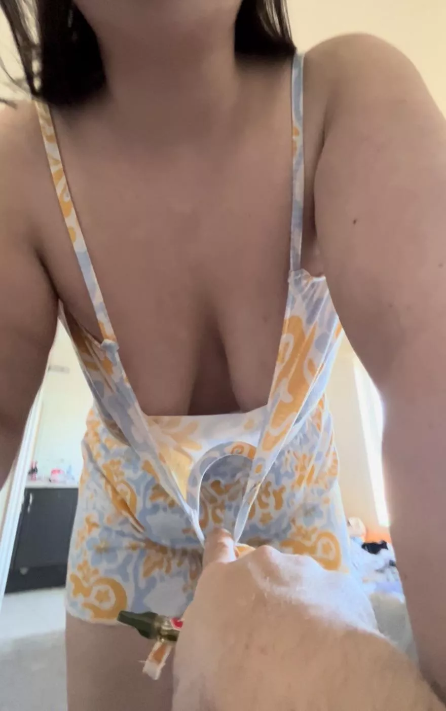 Winter’s over, it’s no bra season👸🏻