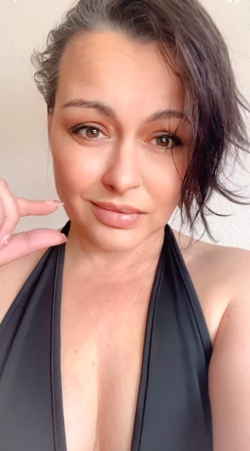 Wonder how many of you are not even this big? 👻 vanilaalexis