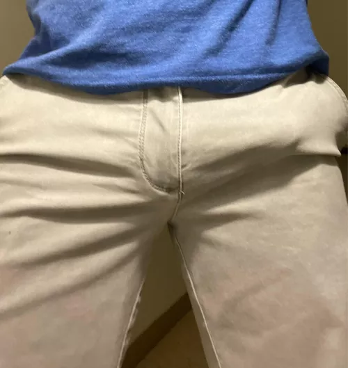 Would you notice if I sat next to you on a flight?