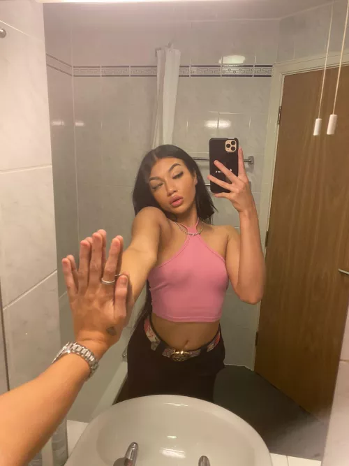 Your favourite tight horny Asian Persuasion 😈