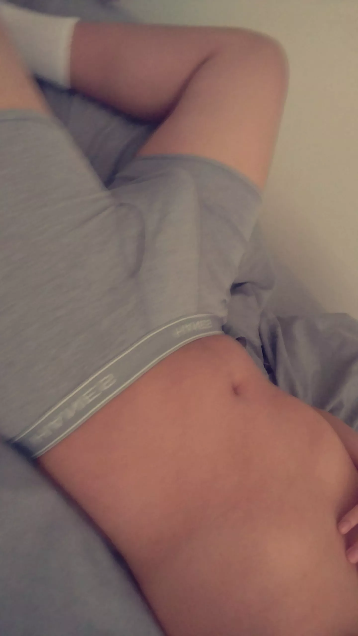 18 @sammyeggsnhammy no face, need a cuddle buddy hmu +socks +bulges +briefs +praise