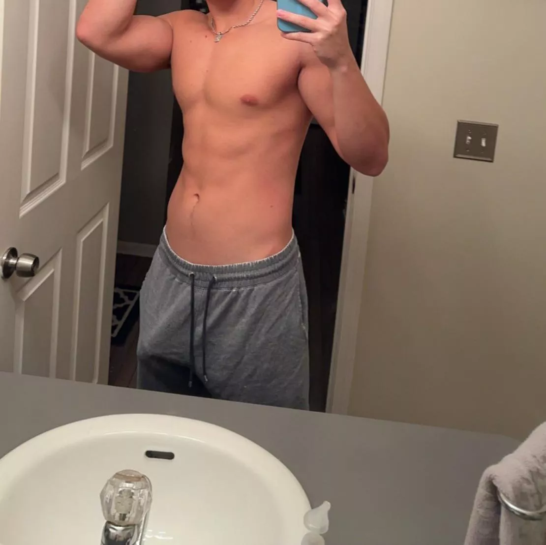22 hung dl bro tryna cum with hung bros. Latin++shaved twink++face+++👻chadl0603 anyone idc