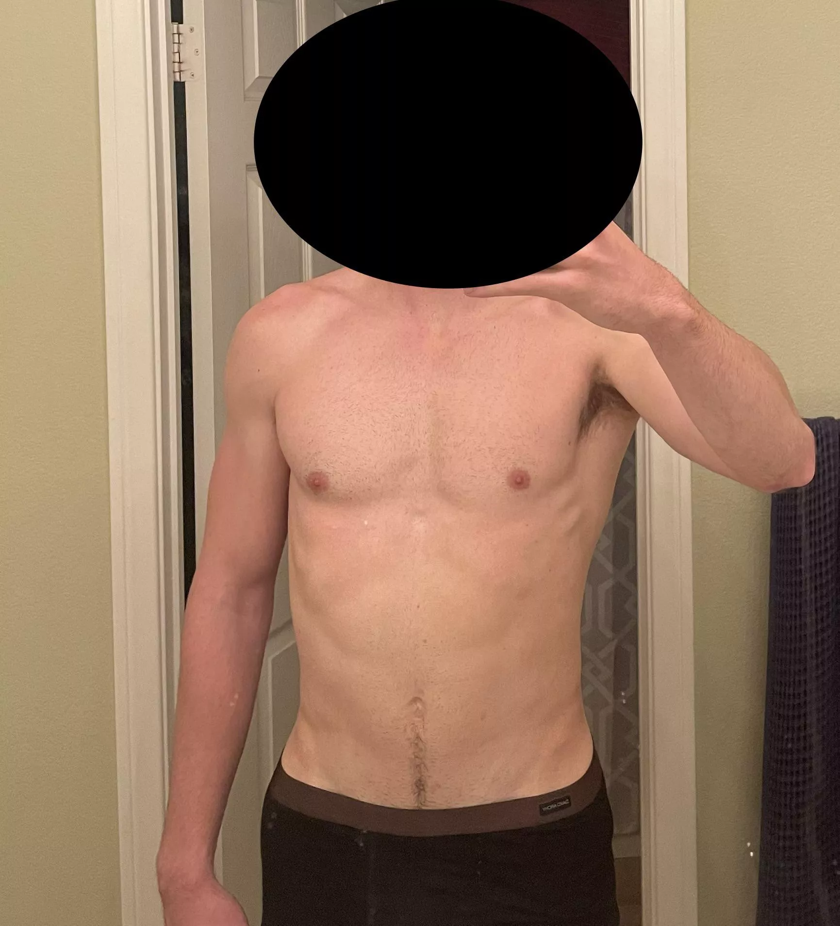 22m fit+ face+ be around my age and have pics in your profile or DM me