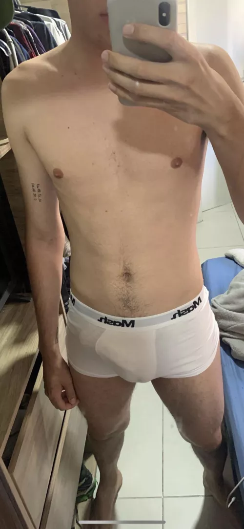 23 looking to jerk off and cum together live fit +++++. @stormzraf
