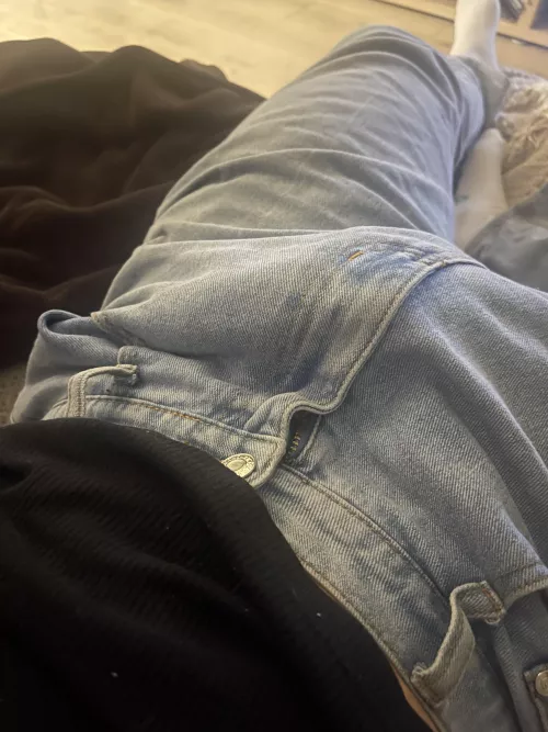 23, thick dick, vers from melbourne. +hair +thick dick +face. @htaedz