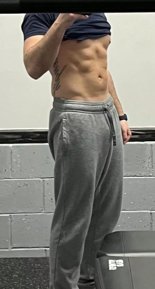 Ar[m] day, who wants to join? 💪