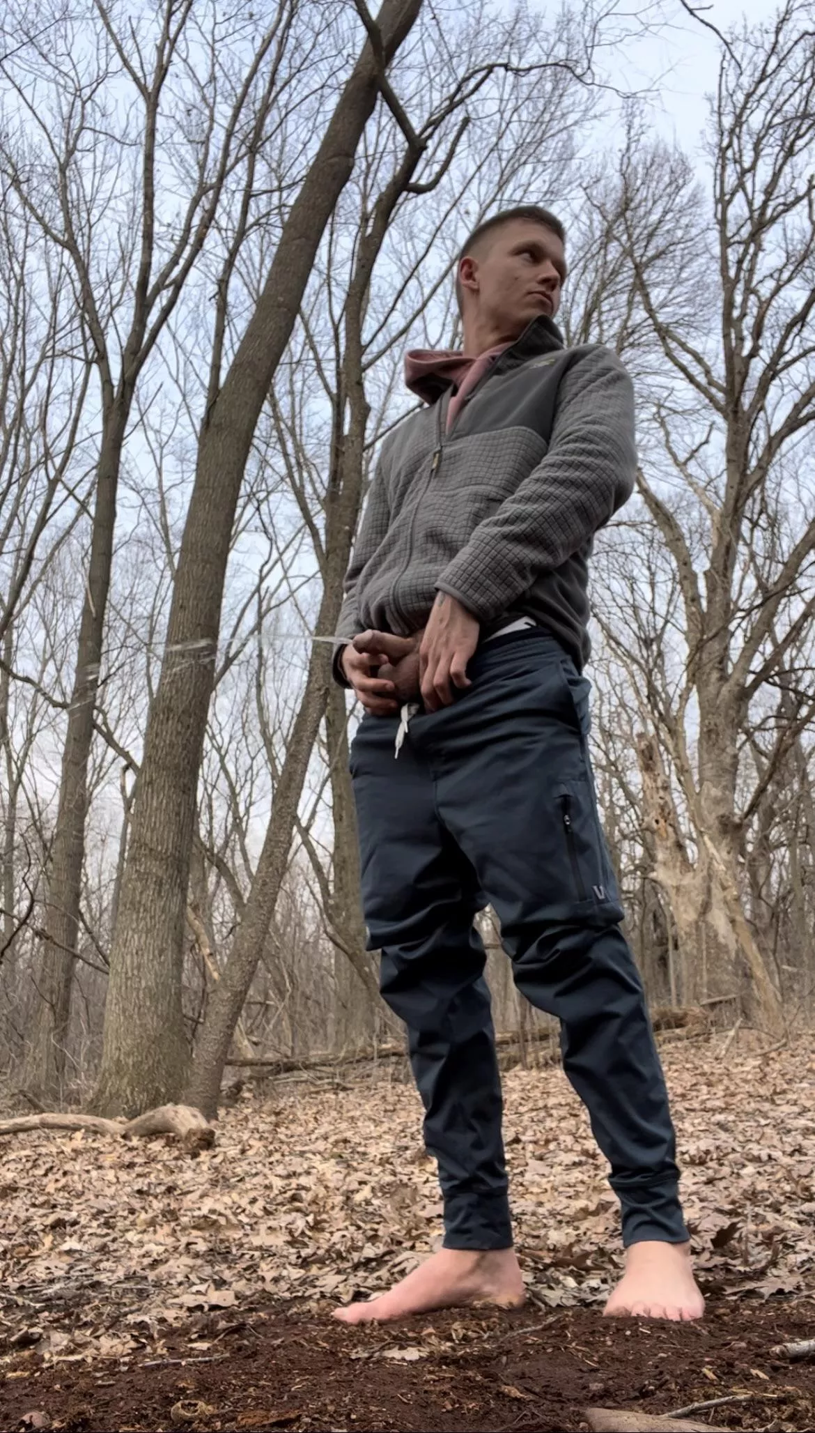 Barefoot piss break in the woods 😈💦🌲