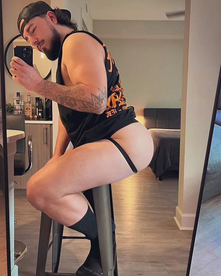 come fuck my big bubble ass (30)