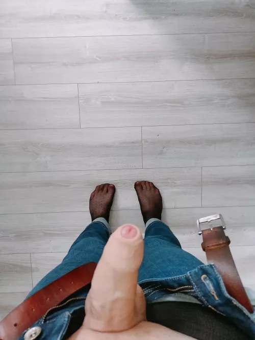 Could you play with my feet please?