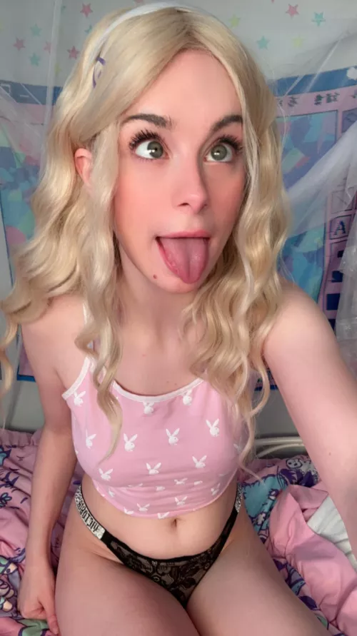 Green eyed ahegao 💚