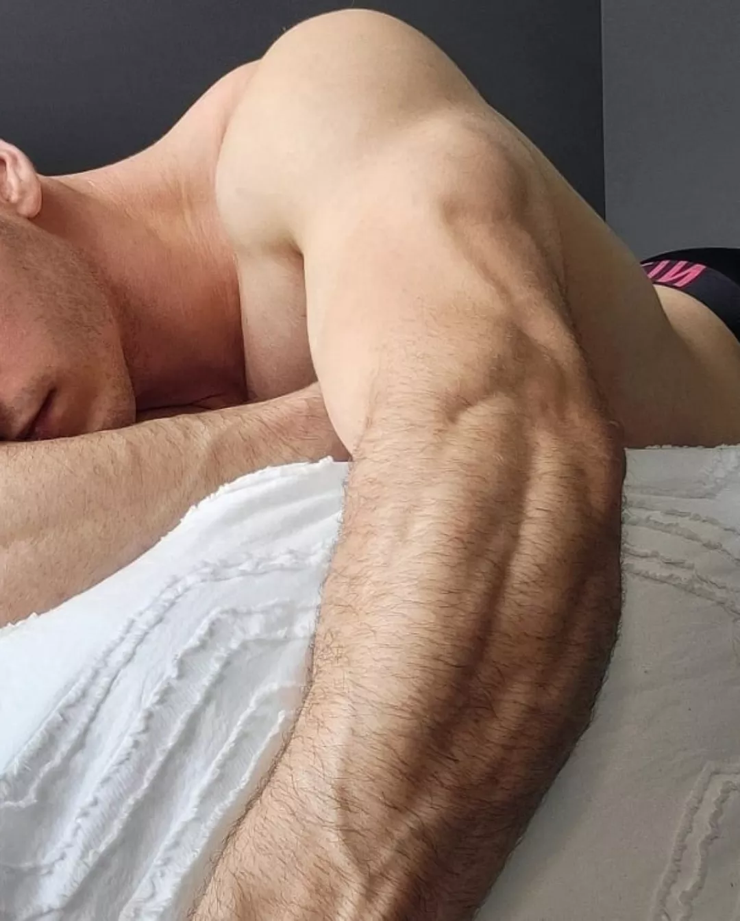 Hairy forearm 😜..