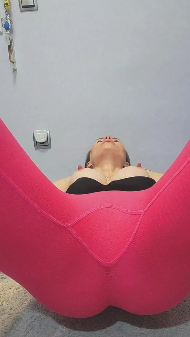 Hope you could jerk off to my perfect tan lines