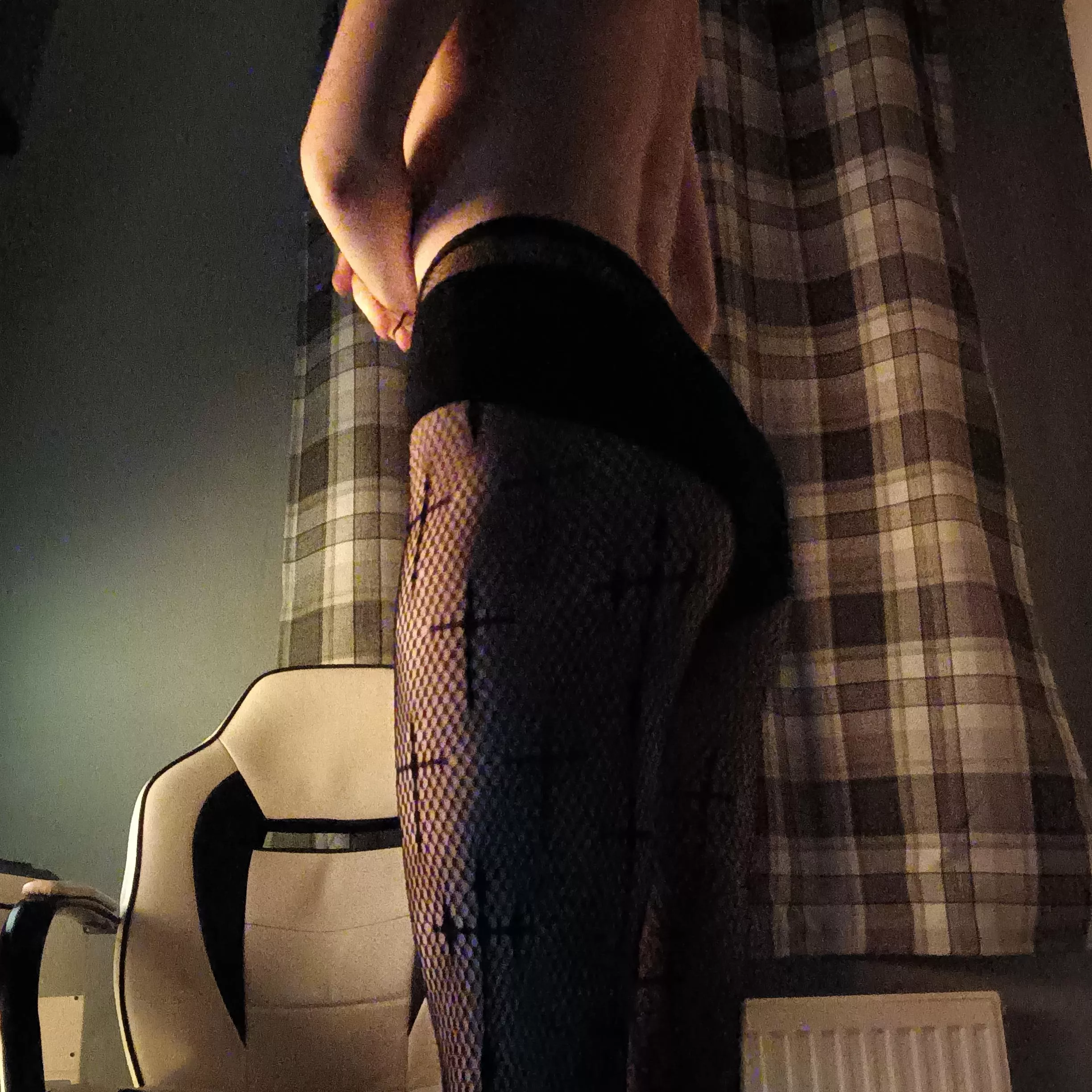 How's my lil butt look?