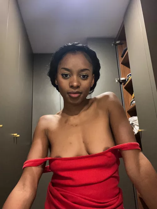 I am a Colombian queen looking for a servant