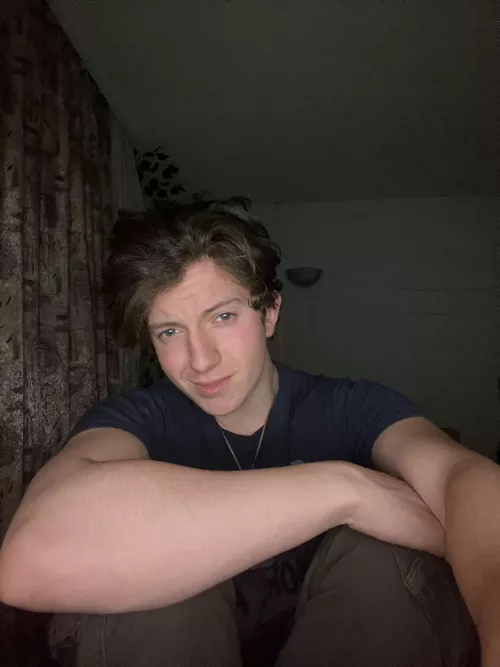 I am sick yet somehow i look better than when i’m healthy 🥲