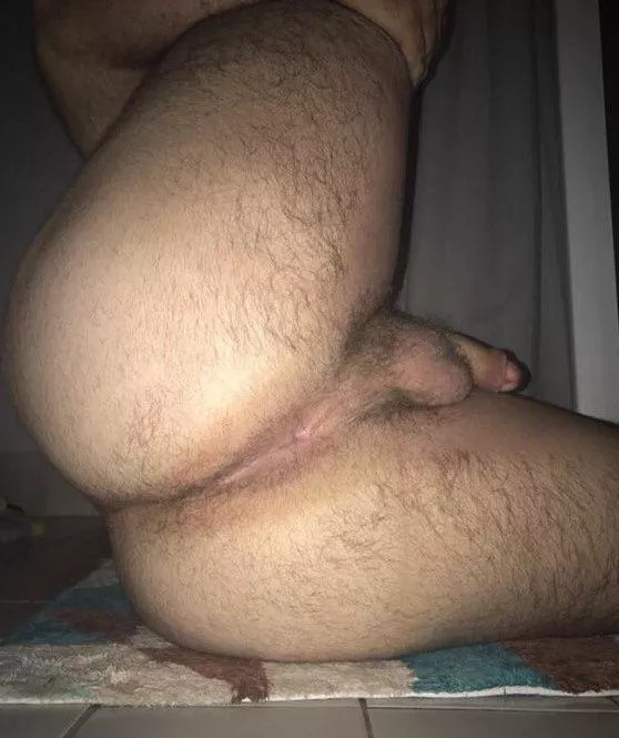 I crave showing off to other men. I can’t help myself