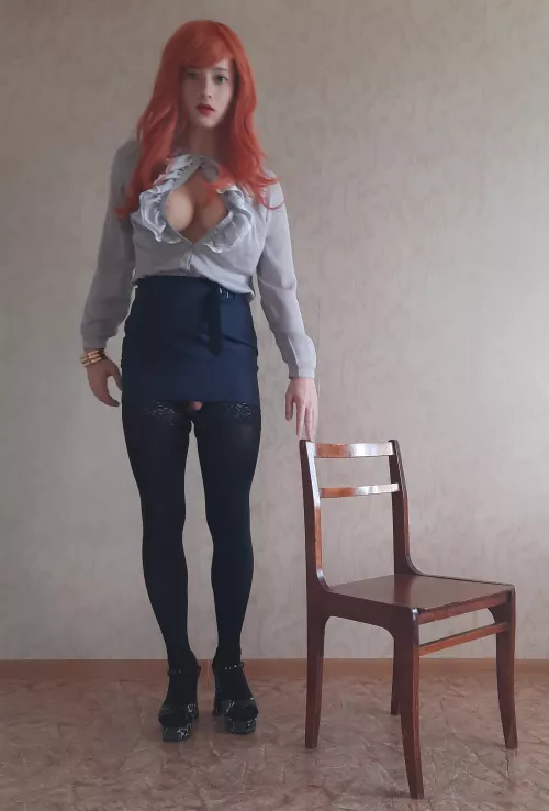 I don't think this skirt is long enough to hide my huge clit😏.