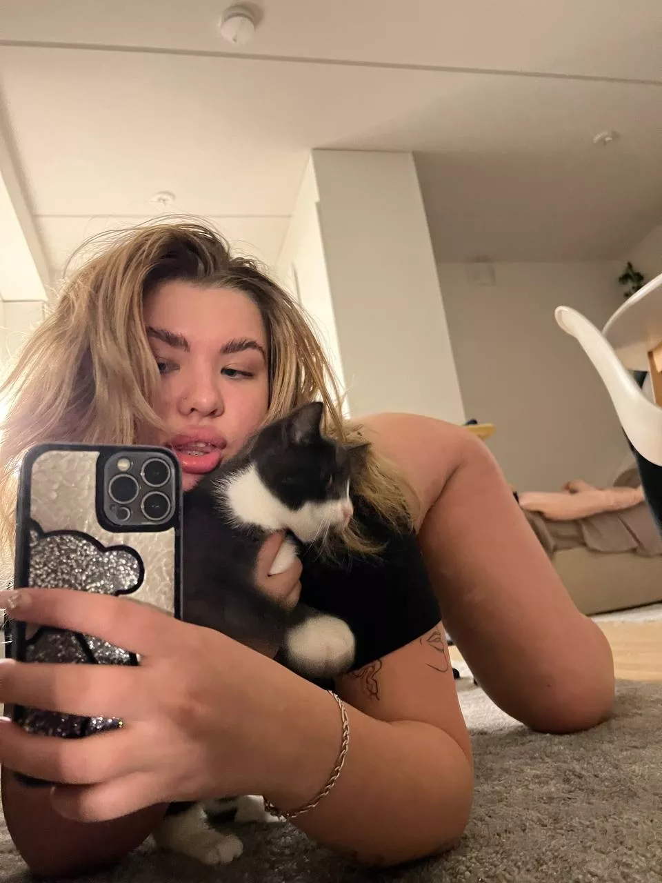 I heard you guys like pussies, so here's two!