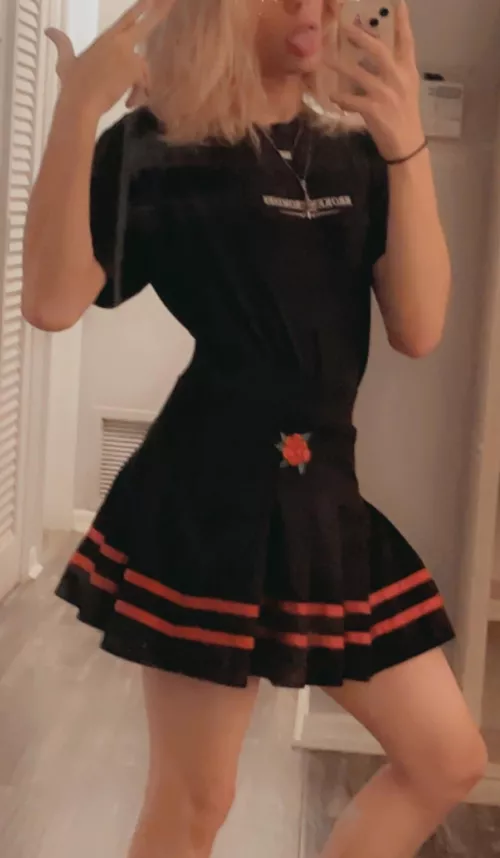 i need more fem clothes and my estrogen to start blessing me> : (