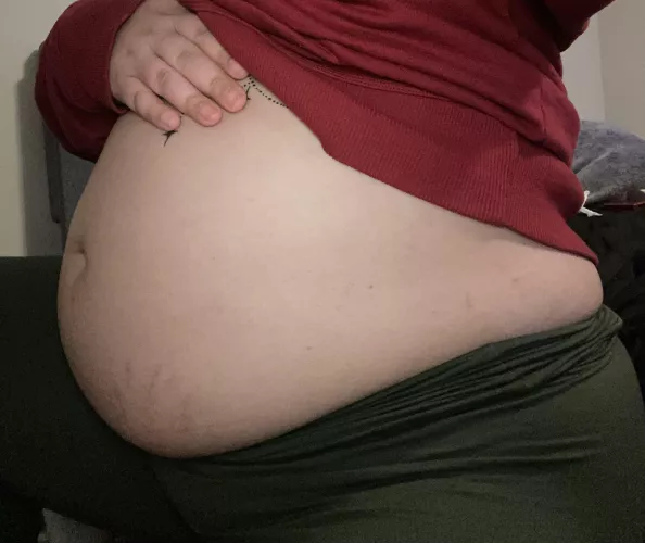 I need to burp… 😫 so bloated and stuffed