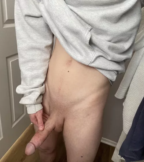 I ran out of toilet paper, anyone wanna bring me some? 😈🧻