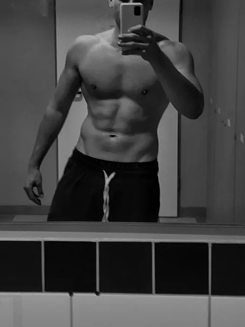 Just a quick post workout shot (m)