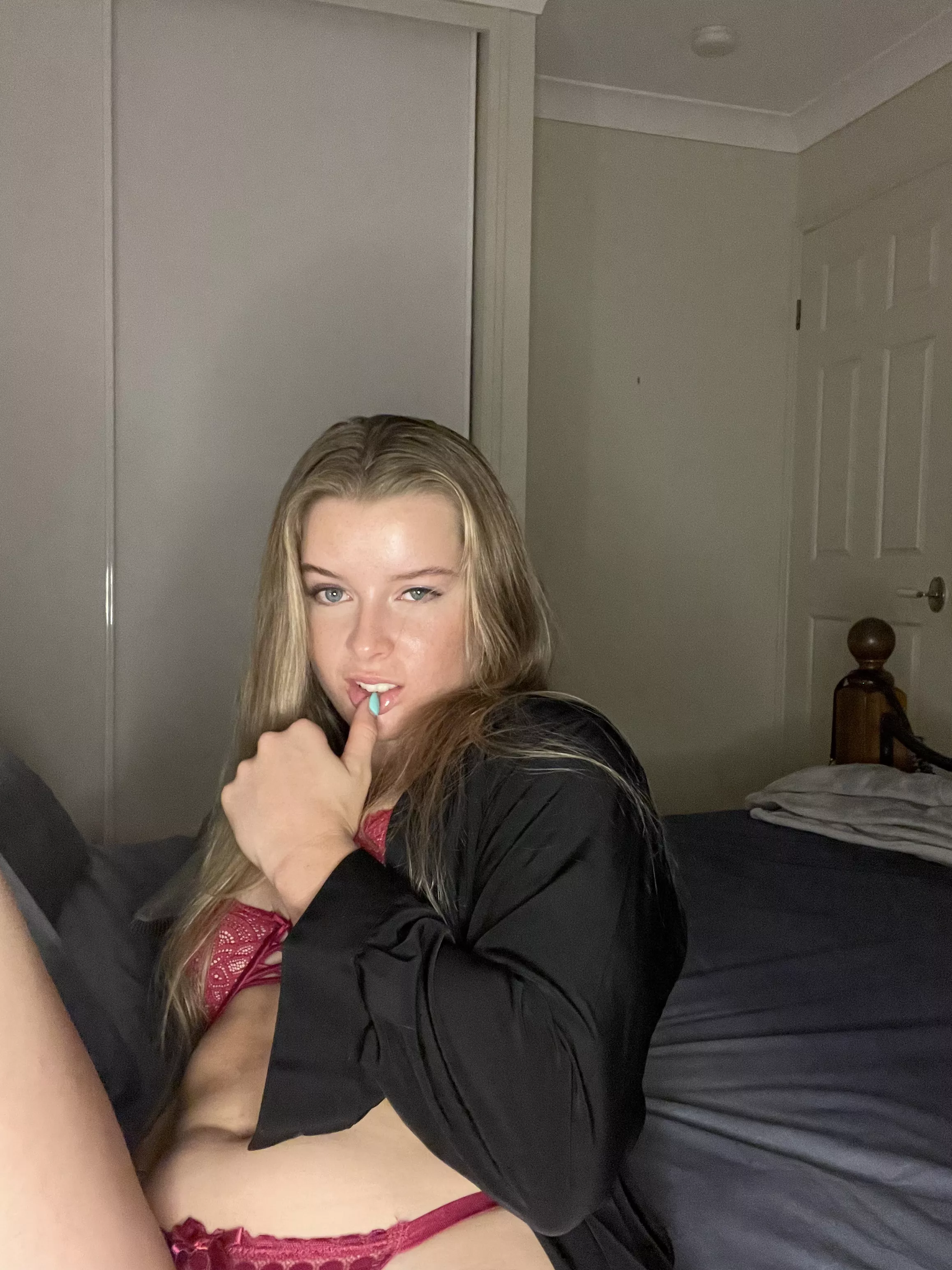 My parents aren't home. Let's have a quickie 😈