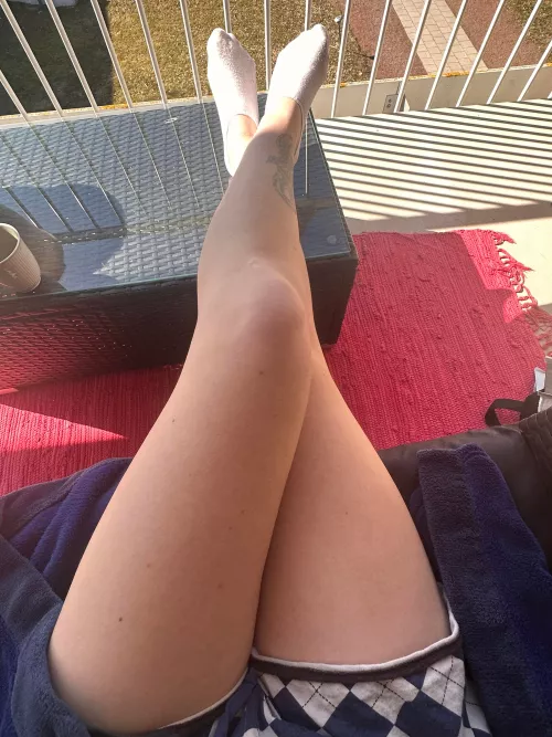 Out in Sun 6+ c Brrrrrr