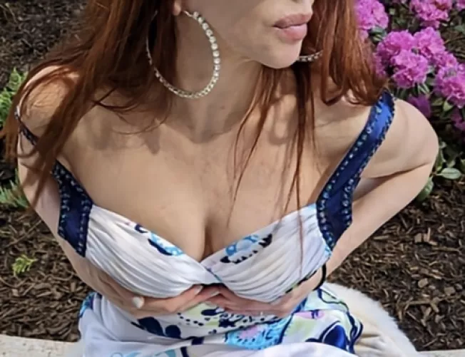 Outdoor cleavage always works! (F)56