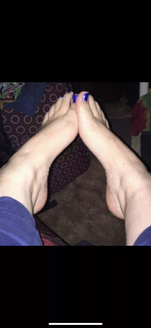 These big feet would cover a face nicely