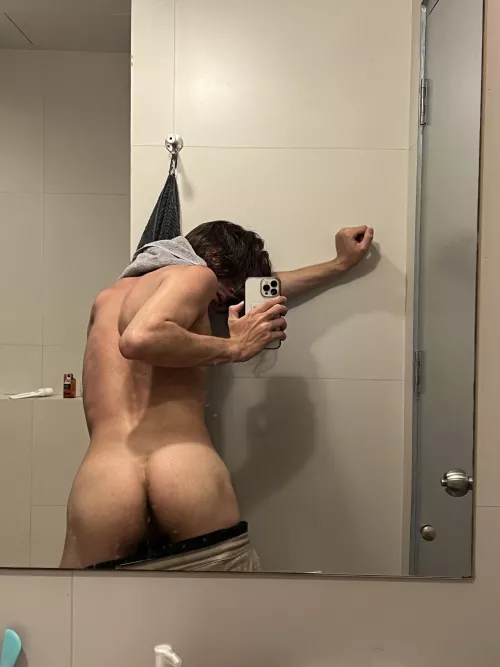 this ass only for my roommate ))