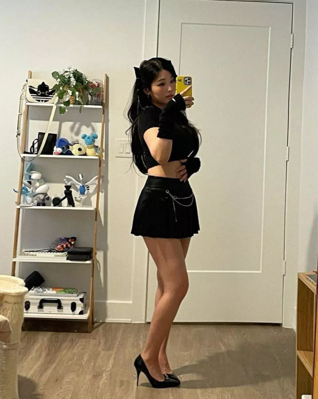 What do you think of these Asian girls in high heels?
