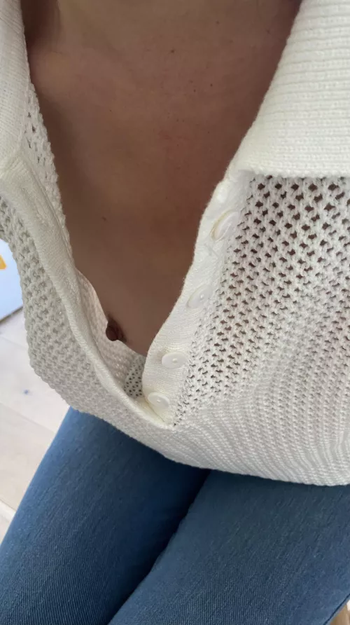 Why are you staring ? (f)