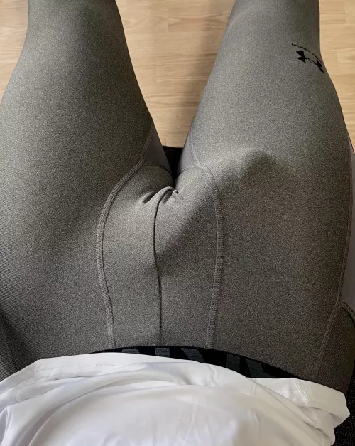 Why i cant wear compression shorts at the gym