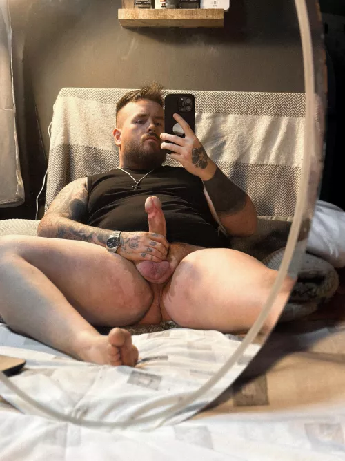 Would you join me ? I have a huge bed.. plenty of space to roll around!